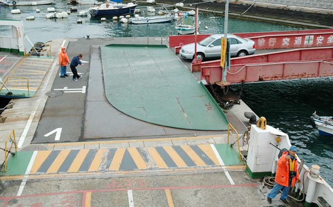 小型フェリーの車両乗り込み事故調査 （交通事故）